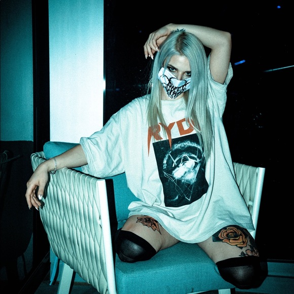 Meet your Posher, Megan - Picture 3 of 8